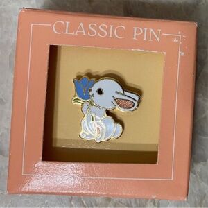 Hallmark Classic Pin EASTER ENAMEL CLOISONNE BUNNY RABBIT 1983 New in Box